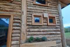 détails rondins de bois - fenêtres